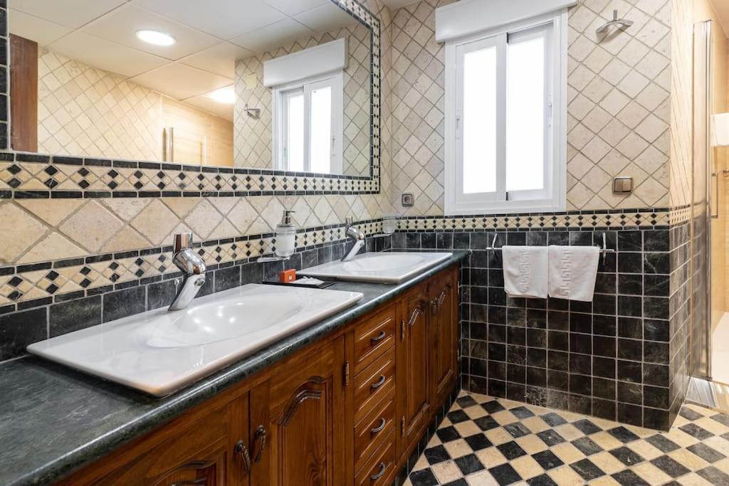 Salobreña Apartamentos Avenida Tropical By Bossh! Apartments מראה חיצוני תמונה